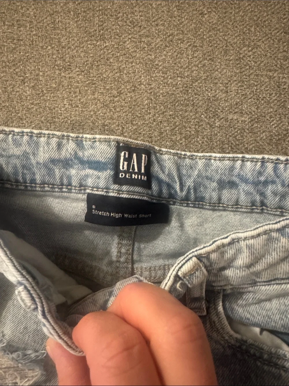 5/$15- Gap shorts size 8